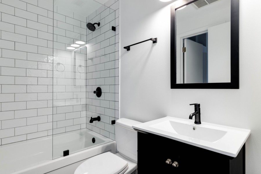 Salle de bain : 12 idées pour associer baignoire et douche